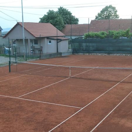 Rest Apartments Nikšić Buitenkant foto